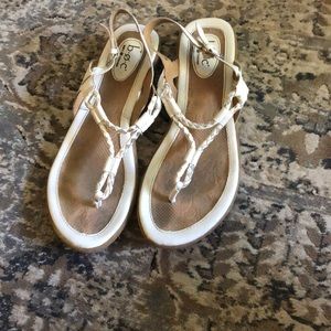 Born sandals